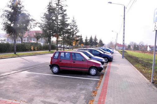 08 Parking ul Szpitalna Dabrowa Tarnowska 2012 1 Ogólnodostępny parking przy ulicy Szpitalnej 