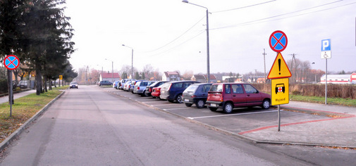 10 Parking ul Szpitalna Dabrowa Tarnowska 2012 3 Ogólnodostępny parking przy ulicy Szpitalnej 