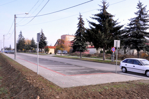 12 Parking ul Szpitalna Dabrowa Tarnowska 2012 5 Ogólnodostępny parking przy ulicy Szpitalnej 