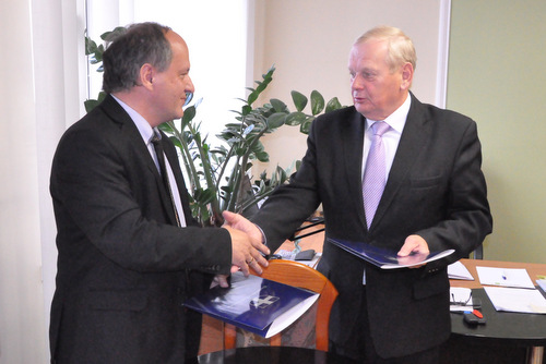 DSC_0007 DSC 0007 Dostosowanie budynku Gimnazjum nr 2 w Dąbrowie Tarnowskiej do potrzeb osób niepełnosprawnych w związku z utworzeniem klasy integracyjnej