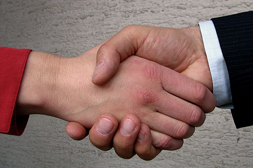 uscisk dloni tcm29 112712 Wkrótce Międzynarodowy Dzień Mediacji i Tydzień Mediacji