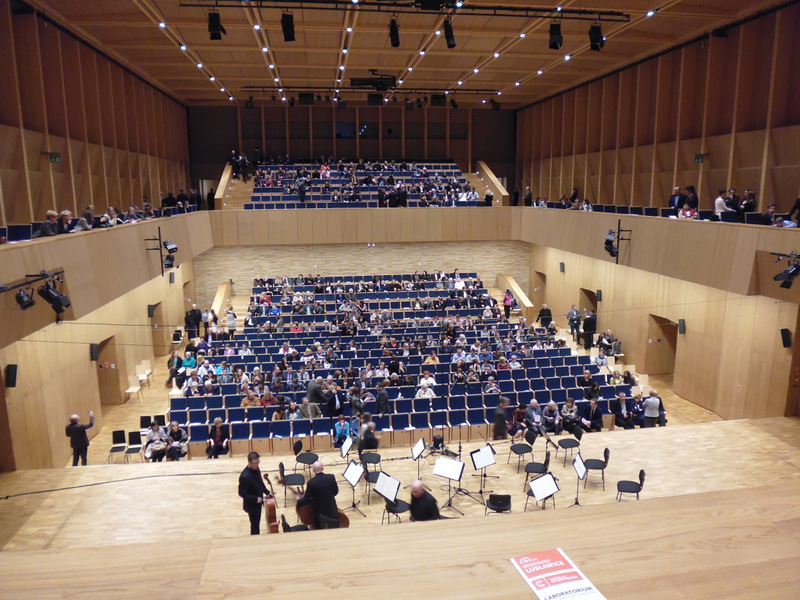 1 P1030672 Seniorzy z wizytą u Pendereckiego