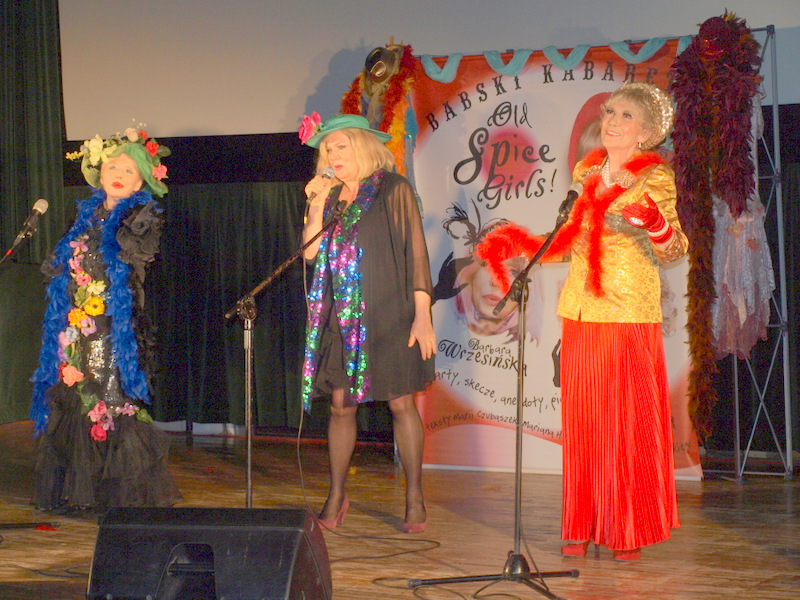 1 OldSpiceGirls4 Komplet widzów na „Old Spice Girls” w Dąbrowskim Domu Kultury