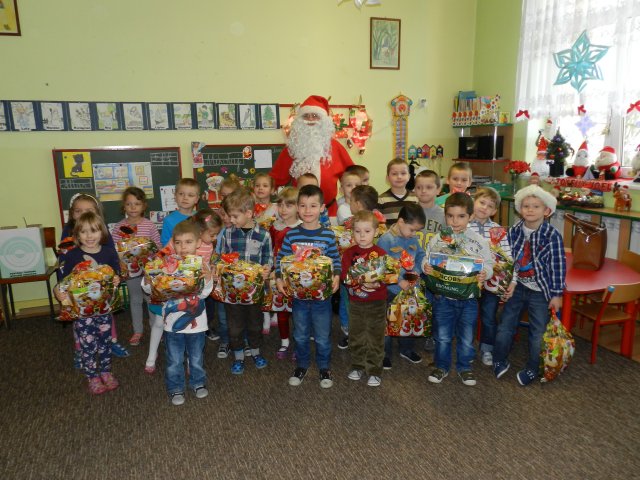 PP1 ludki Święty Mikołaj wśród dzieci naszej gminy