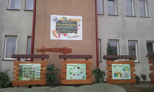 20160308 115122 Dąbrowska Dwójka z certyfikatem Wiarygodnej szkoły