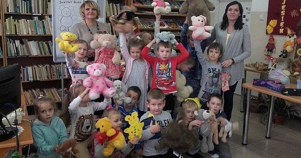 15239404 1251078384961425 1420142409 n Dzień Pluszowego Misia w filiach MBP w Szarwarku i w Nieczajnie Górnej