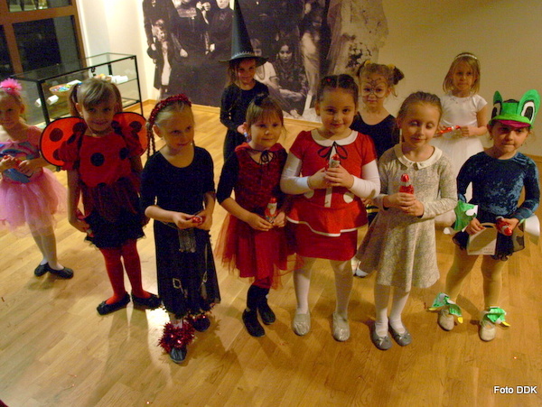 P10198441 Święty Mikołaj trzykrotnym gościem Dąbrowskiego Domu Kultury