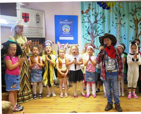 IMG 1012 Finałowy Poranek z bajką w dąbrowskiej bibliotece