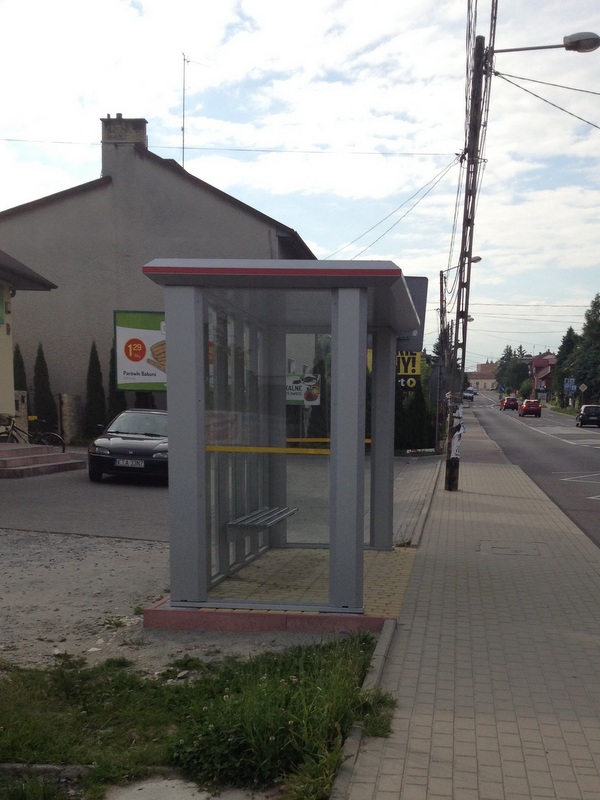 image Gmina rozpoczęła wymianę przestarzałych wiat przystankowych