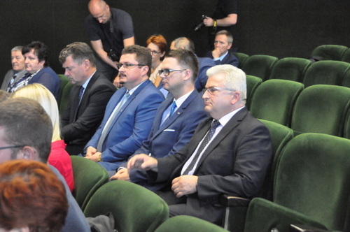 2 DSC 0574 Umowa z Marszałkiem na głęboką termomodernizację obiektów w Gminie Dąbrowa Tarnowska podpisana