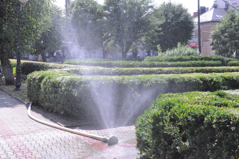 2 DSC 0151 Kurtyna wodna na dąbrowskim rynku