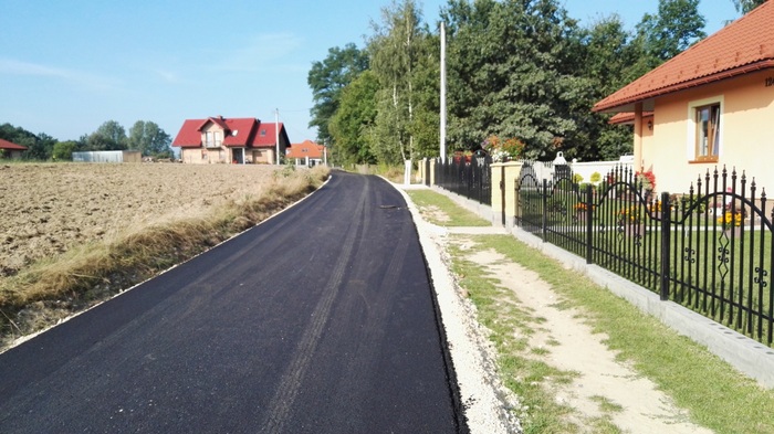 IMG 20170829 083758 Przebudowa drogi gminnej na granicy Lipin i Brnika