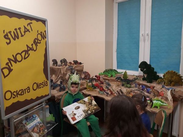 20171011 174657 Dinozaury w Filii MBP w Gruszowie Wielkim