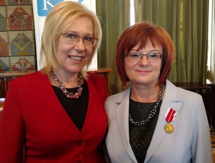 G Medal Komisji Edukacji Narodowej dla Ireny Klich – nauczycielki Publicznej Szkoły Podstawowej w Nieczajnie Górnej