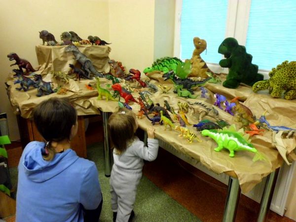 IMG 3177 Dinozaury w Filii MBP w Gruszowie Wielkim