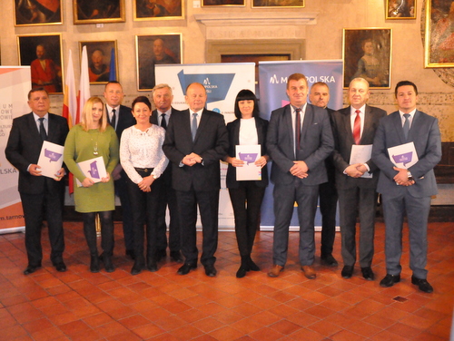 Wręczenie umów na realizację projektów z zakresu wychowania przedszkolnego DSC 0059 Wręczenie umów na realizację projektów z zakresu wychowania przedszkolnego