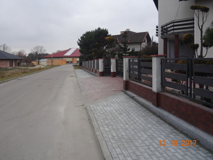 DSC03640 Zakończono I etap budowy chodnika przy ul. Sportowej w Dąbrowie Tarnowskiej