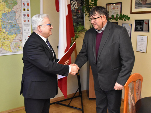 DSC 05551 Podpisanie nowej umowy na Zagospodarowanie i odbiór odpadów komunalnych z terenu gminy Dąbrowa Tarnowska