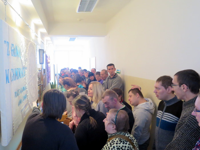 IMG 6472 Wizyta podopiecznych Środowiskowego Domu Samopomocy w Oleśnicy w Miejskiej Bibliotece Publicznej