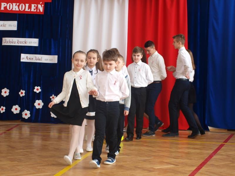 29433329 869758849870747 4956808008413720284 n Święto Publicznej Szkoły Podstawowej Nr 3 i inauguracja projektu Pamięć pokoleń