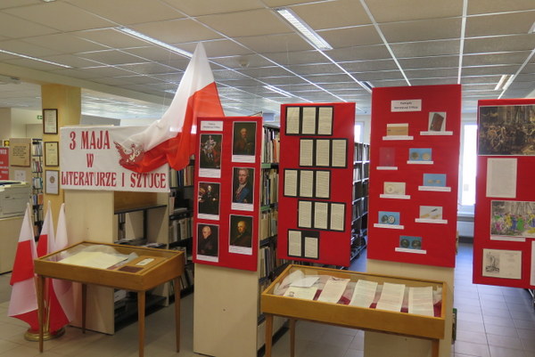 IMG 0564 Wystawa „Witaj Dniu Trzeciego Maja” w Miejskiej Bibliotece Publicznej