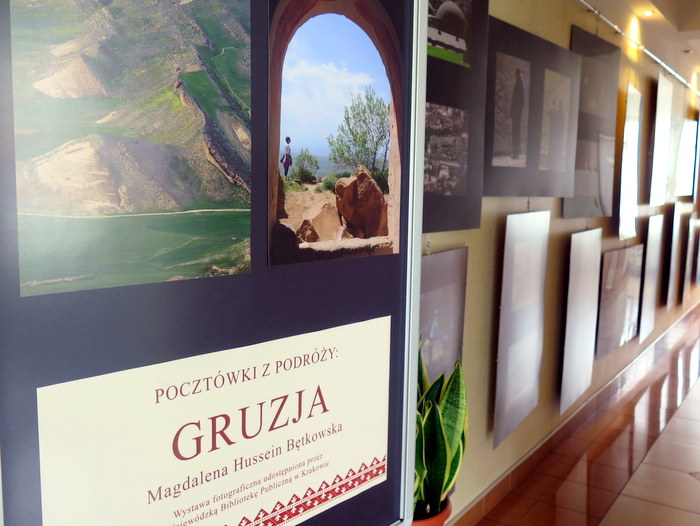 IMG 9141 Wystawa „Pocztówki z podróży: Gruzja” w Miejskiej Bibliotece Publicznej