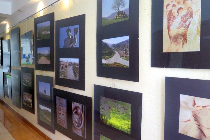 IMG 9146 Wystawa „Pocztówki z podróży: Gruzja” w Miejskiej Bibliotece Publicznej