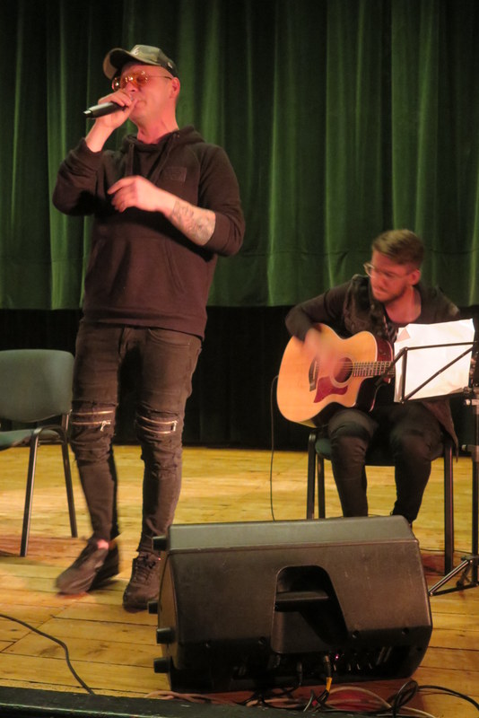 IMG 9439 Lanberry i Patryk Kumór na warsztatach  wokalnych z dąbrowską młodzieżą