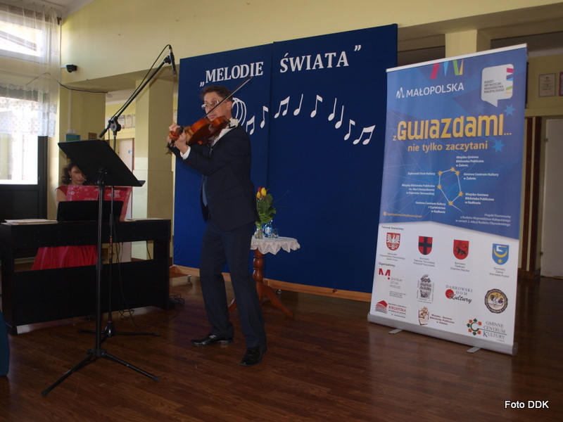 melodie swiata „Melodie świata” dotarły do Smęgorzowa dzięki projektowi „Z gwiazdami… nie tylko zaczytani”