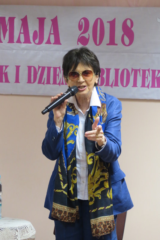 IMG 0818 Dzień Bibliotekarza w Miejskiej Bibliotece Publicznej z Haliną Kunicką