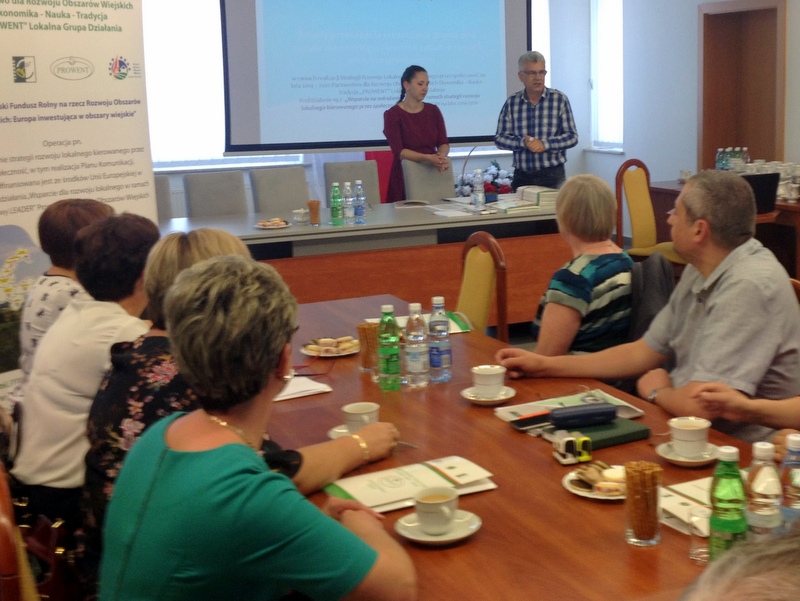 IMG 3886 Podpisanie umów na realizację projektów grantowych w ramach Lokalnej Grupy Działania PROWENT