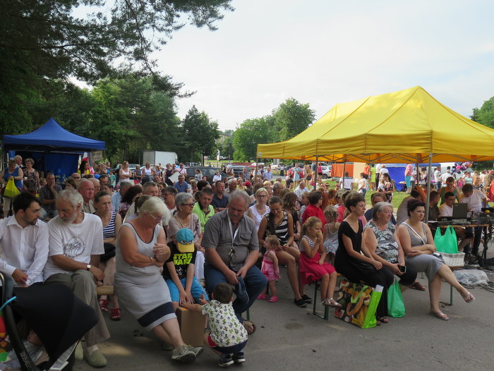 1 IMG 1661 Jan Wojdak zaśpiewał „Tęczowe piosenki” podczas Rodzinnego Pikniku Integracyjnego