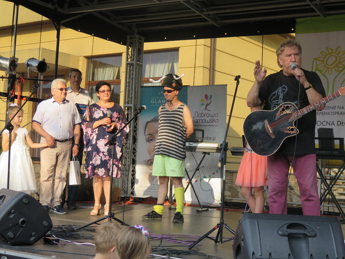 1 IMG 17681 Jan Wojdak zaśpiewał „Tęczowe piosenki” podczas Rodzinnego Pikniku Integracyjnego