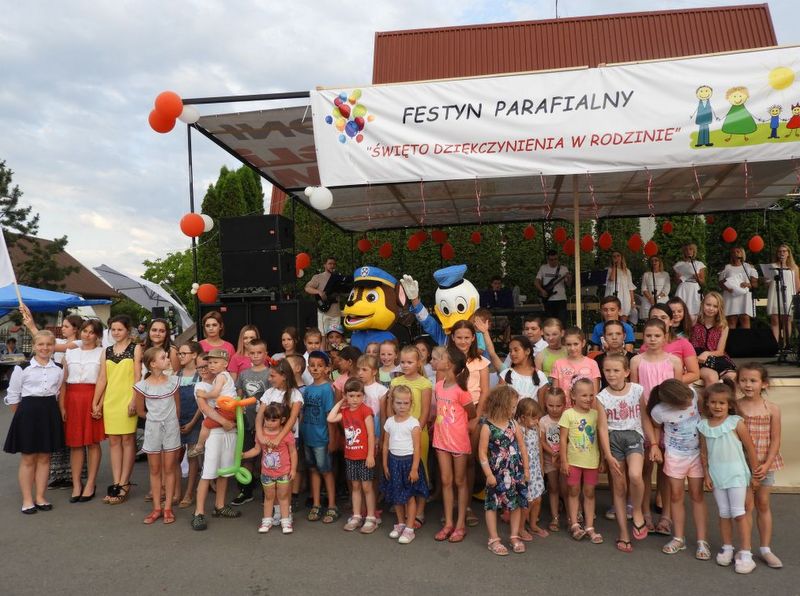 22 Festyn „Święto dziękczynienia w rodzinie” w Nieczajnie Górnej