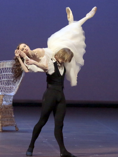 5.BOL DAME AUXCAMELIASLady zakharova revazov2 by damir yusupov Już jutro Dama Kameliowa w wersji baletowej w Dąbrowskim Domu Kultury