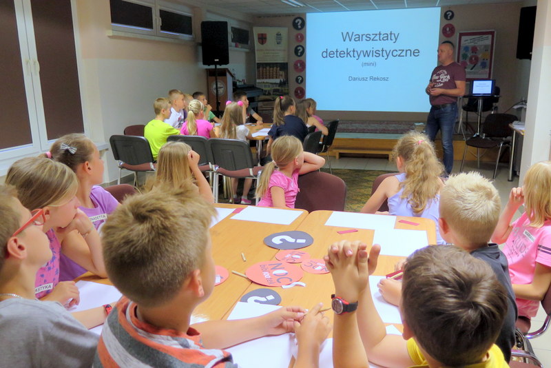 IMG 1882 Detektywi w akcji czyli „Noc Bibliotek” w Miejskiej Bibliotece Publicznej