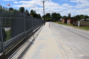 DSC 0051 300x200 Zakończono przebudowę chodnika przy drodze gminnej „do szkoły”  w Nieczajnie Górnej