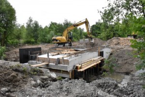 DSC 00541 300x200 Budowa przepustu na potoku Breńka w ciągu drogi gminnej Brnik Pola