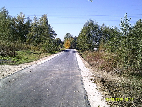 DSCF0004 Nowa nawierzchnia asfaltowa na części drogi w Morzychnie