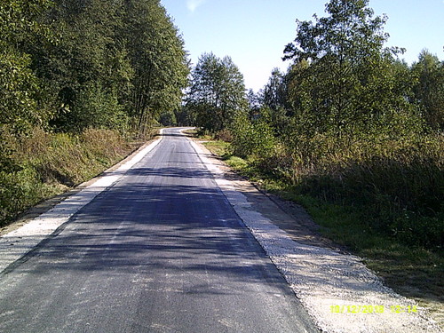 DSCF0006 Nowa nawierzchnia asfaltowa na części drogi w Morzychnie
