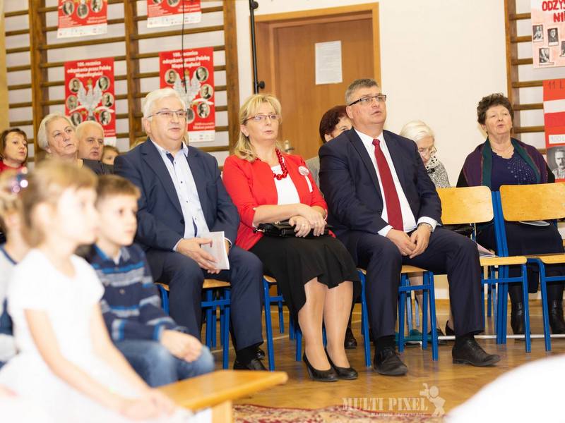 46452246 1041213029391994 4288281006877704192 o Biesiada Patriotyczna w Publicznej Szkole Podstawowej nr 3