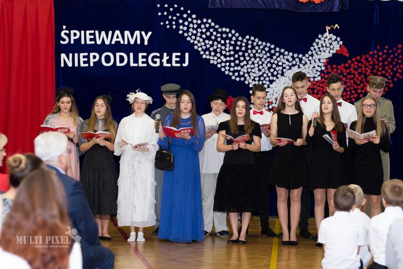 46470595 1041213256058638 8877480917300412416 o Biesiada Patriotyczna w Publicznej Szkole Podstawowej nr 3