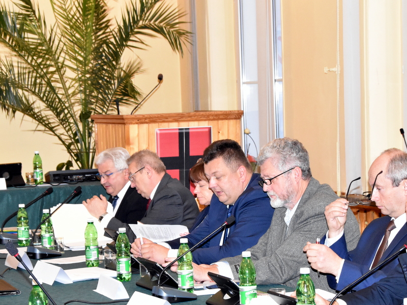 DSC 0506 Nadzwyczajna sesja Rady Miejskiej w Dąbrowie Tarnowskiej