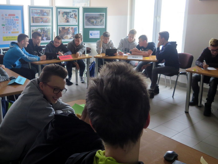 IMG 8108aa Warsztaty w ramach Tygodnia Edukacji Globalnej w Miejskiej Bibliotece Publicznej w Dąbrowie Tarnowskiej