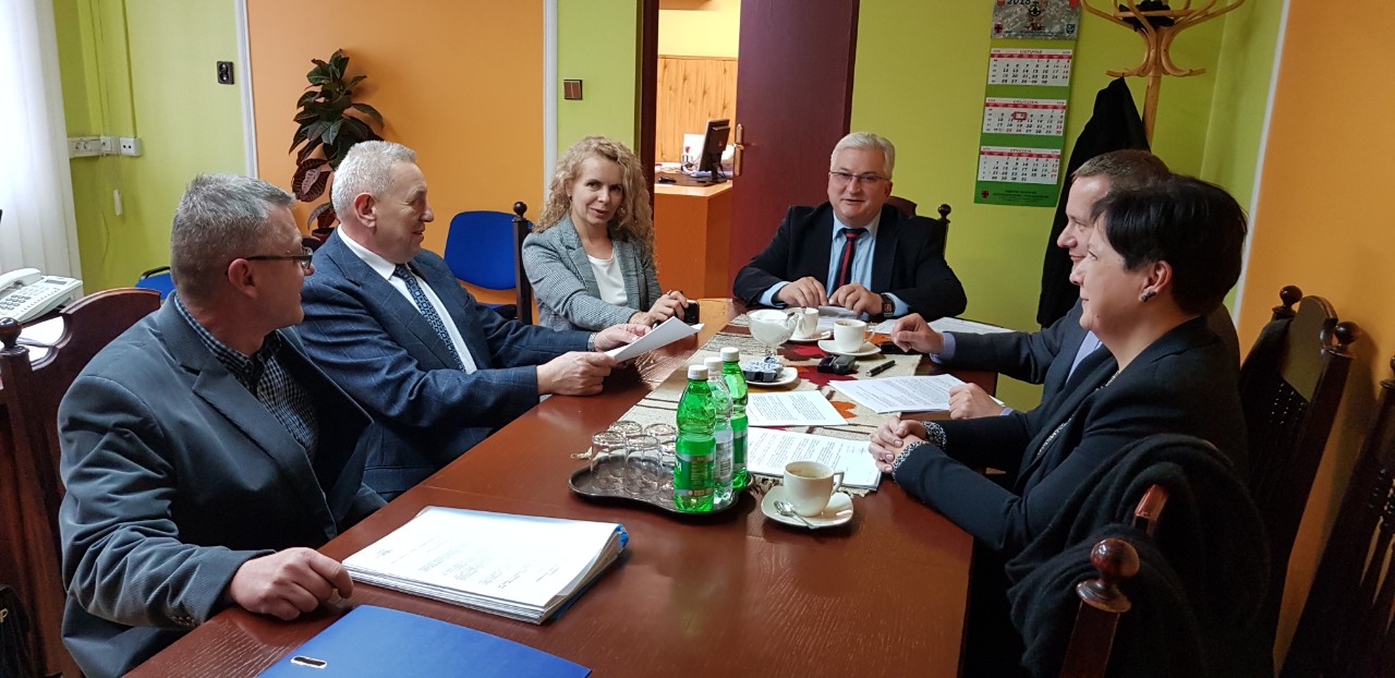 IMG 8111b30d91b37a810508d4fcf1fd2d3a V Podpisanie umowy na zmianę Miejscowego Planu Zagospodarowania Przestrzennego