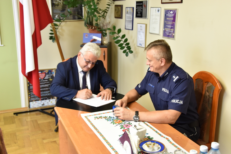 DSC 0804 Przekazanie darowizny dla Komendy Powiatowej Policji