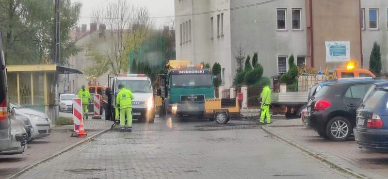 1605438103340 Remont ulicy Zaręby i placu parkingowego przy stadionie miejskim