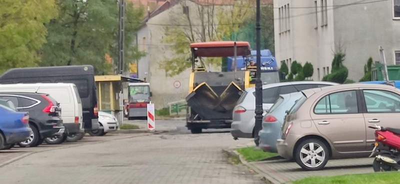 1605438103347 Remont ulicy Zaręby i placu parkingowego przy stadionie miejskim