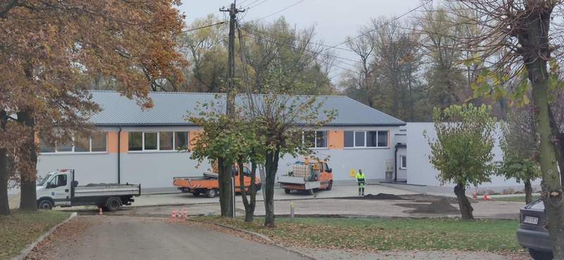 1605438103352 Remont ulicy Zaręby i placu parkingowego przy stadionie miejskim