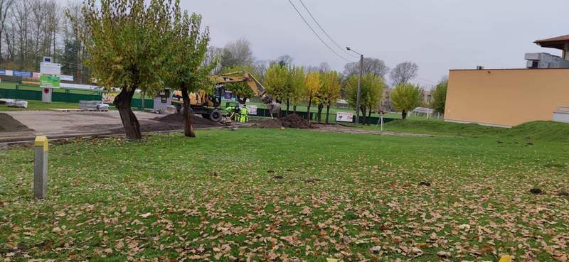 1605438103356 Remont ulicy Zaręby i placu parkingowego przy stadionie miejskim